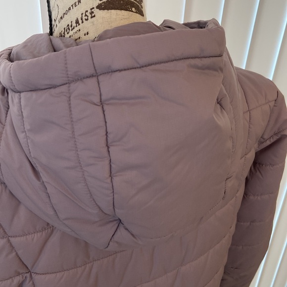 WOMEN’S UNDER ARMOUR INSULATED HOODED JACKET - Picture 11 of 13